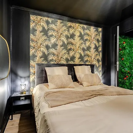 Secret Jacuzzi & Cinema