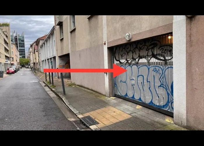 Secret Jacuzzi & Cinema דירה